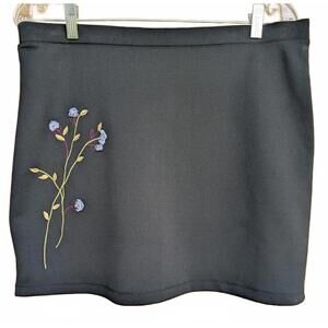 Express Women's Size L Black & Embroidered Flowers Fairycore Chic Mini Skirt